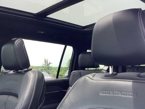 Certified 2023 Jeep Grand Cherokee L Overland AWD/4WD image 18