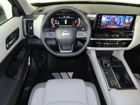 New 2026 Nissan Pathfinder SL AWD/4WD image 5
