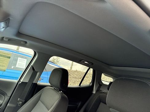 Used 2024 GMC Terrain SLE w/ Driver Convenience Package FWD image 19