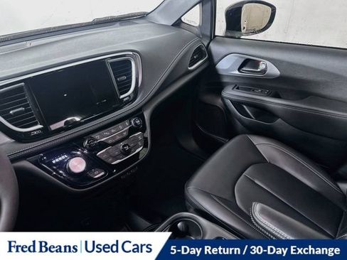 Certified 2024 Chrysler Pacifica Touring-L w/ S Appearance Package FWD image 29