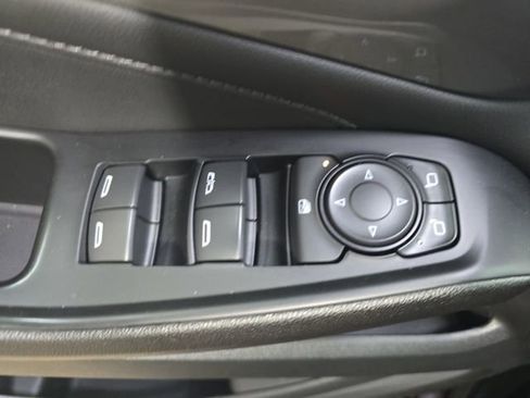 Used 2023 Chevrolet Traverse LT image 31