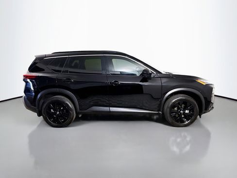 Used 2023 Nissan Rogue SV w/ SV Premium B Package FWD image 11