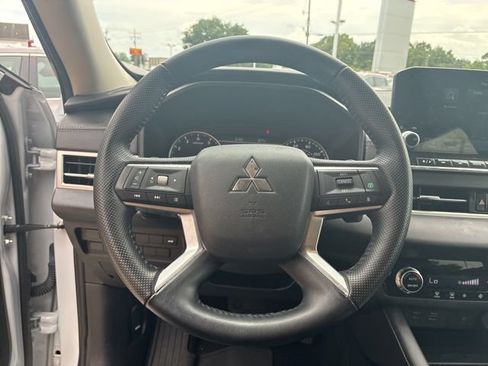 Used 2024 Mitsubishi Outlander SE FWD image 21