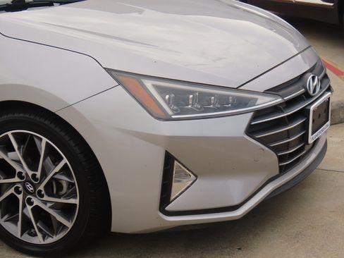 Used 2020 Hyundai Elantra Limited w/ Ultimate Package 03 FWD image 6