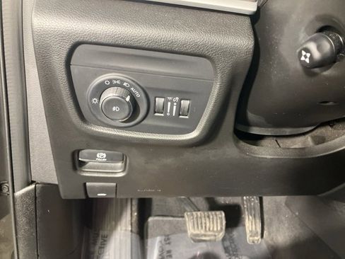 Used 2022 Jeep Grand Cherokee L Limited w/ Luxury Tech Group II image 10