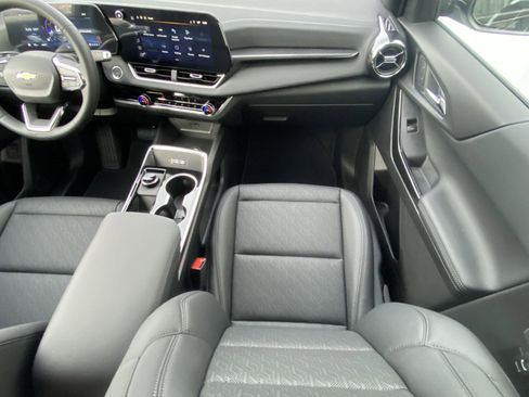 New 2026 Chevrolet Equinox LT w/ Convenience Package II image 13