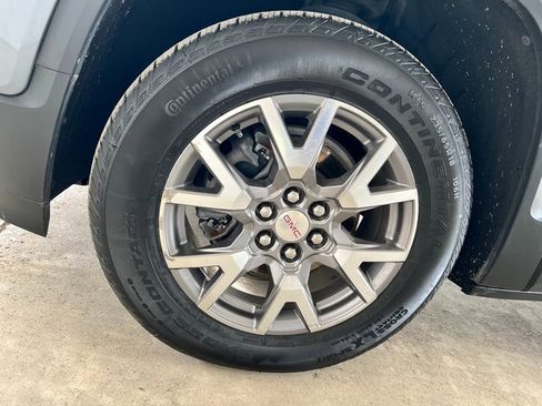 Used 2022 GMC Acadia SLT w/ LPO, Roadside Safety Package AWD/4WD image 12