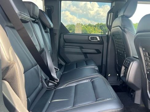 New 2025 Ford Bronco Badlands image 7
