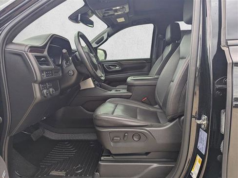 Used 2023 Chevrolet Tahoe Z71 w/ Luxury Package AWD/4WD image 16