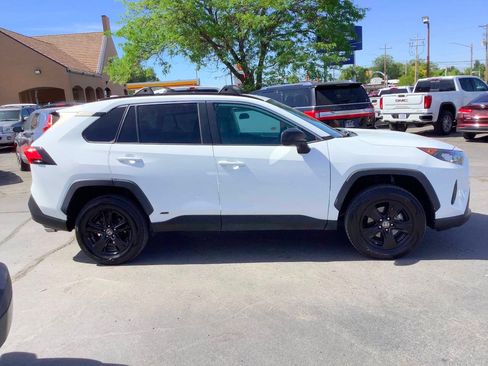 Used 2021 Toyota RAV4 LE AWD/4WD image 15
