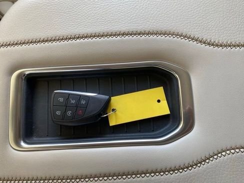 Used 2022 GMC Yukon XL Denali image 33