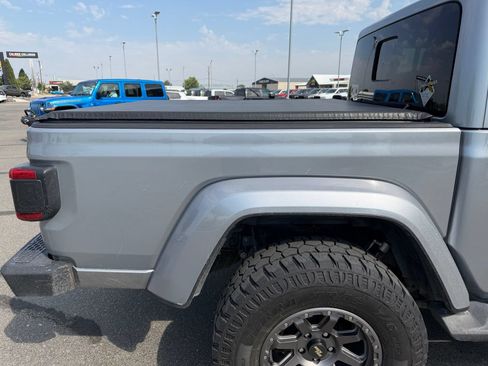 Used 2021 Jeep Gladiator Overland AWD/4WD image 8