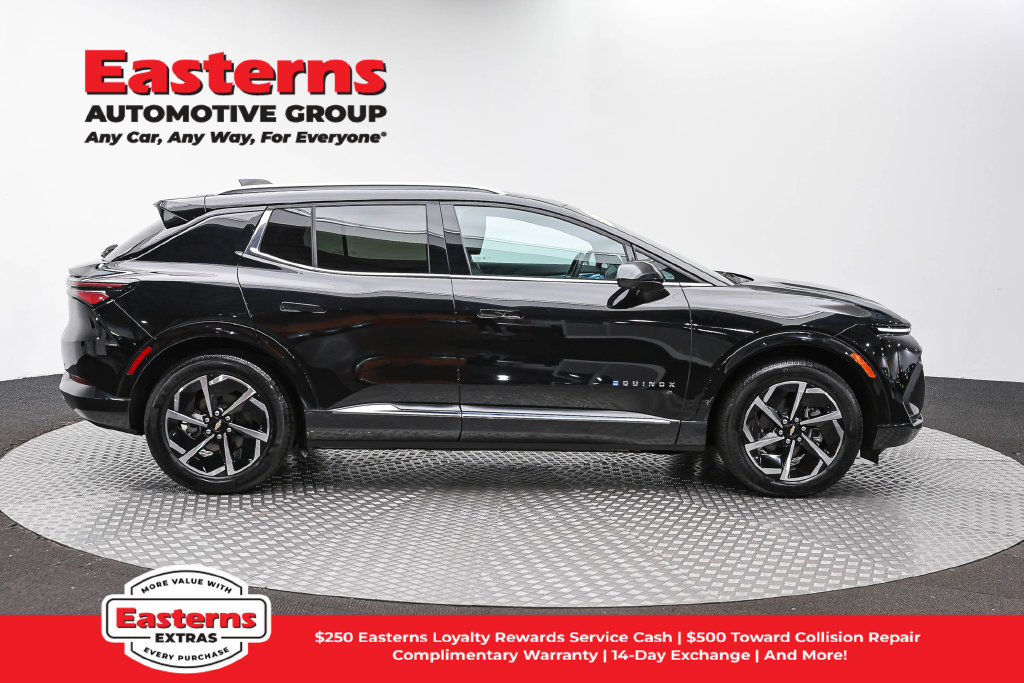 Used 2024 Chevrolet Equinox EV LT w/ LPO, All-Weather Mat Package FWD image 5