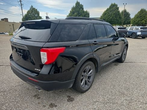 Used 2022 Ford Explorer XLT w/ Equipment Group 202A AWD/4WD image 5