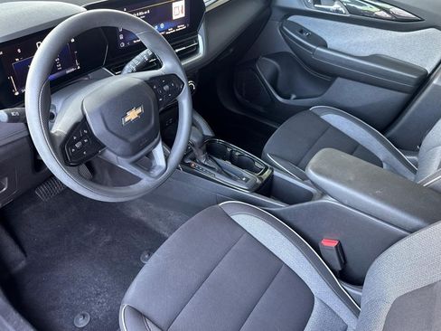 Used 2025 Chevrolet TrailBlazer LT FWD image 4