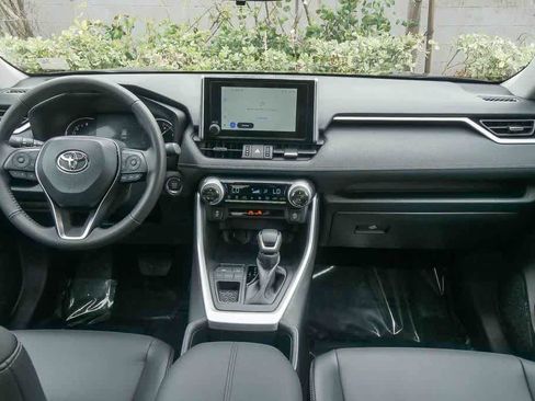 Used 2025 Toyota RAV4 XLE Premium FWD image 12