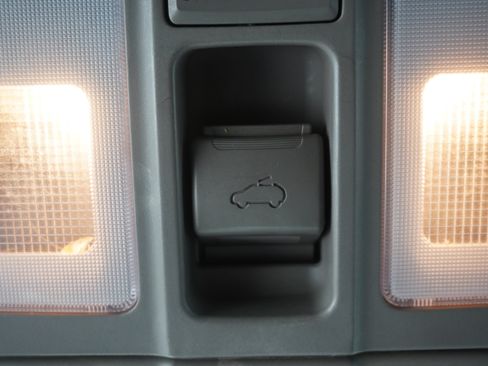 Used 2012 Hyundai Tucson Limited w/ Premium Pkg FWD image 18
