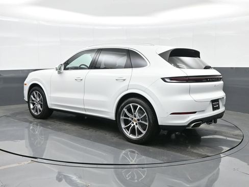 New 2026 Porsche Cayenne image 3