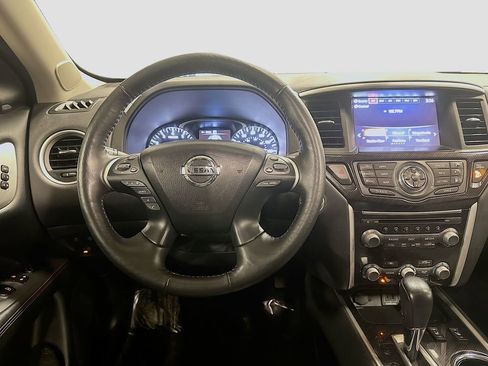 Used 2020 Nissan Pathfinder SL image 29