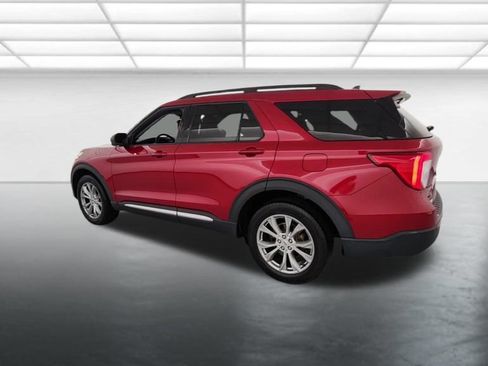 Used 2023 Ford Explorer XLT w/ Equipment Group 202A AWD/4WD image 7