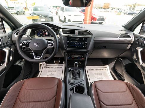 Used 2022 Volkswagen Tiguan SEL R-Line AWD/4WD image 15