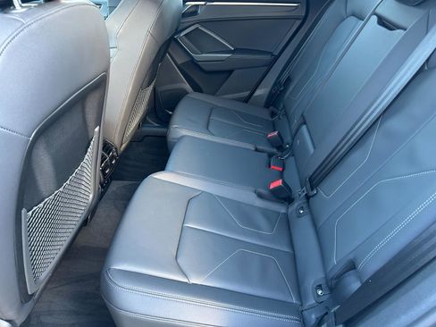 Certified 2025 Audi Q3 2.0T Premium w/ Black Optic Sport Package image 21