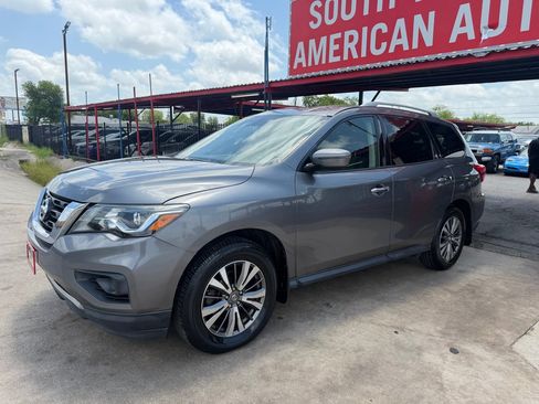 Used 2019 Nissan Pathfinder S AWD/4WD image 15
