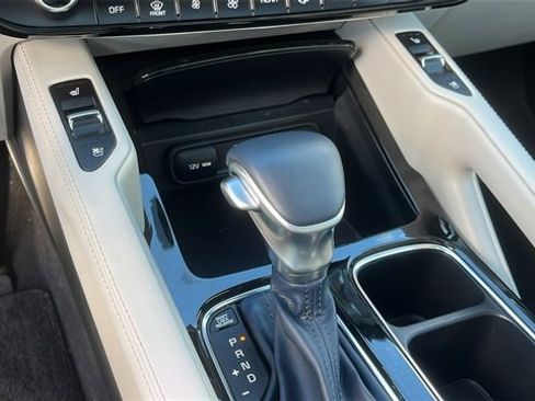Used 2024 Kia Telluride SX Prestige w/ Towing Package image 17
