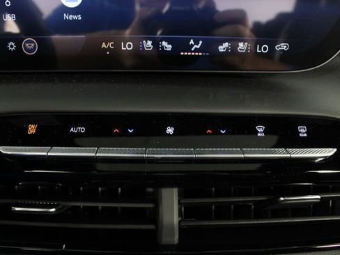 New 2026 Buick Enclave Avenir w/ Super Cruise Package FWD image 8
