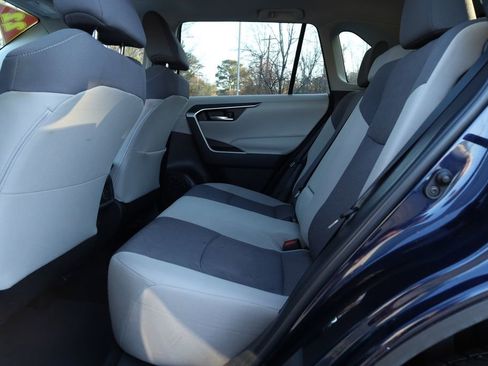 Used 2022 Toyota RAV4 XLE w/ Convenience Package image 12