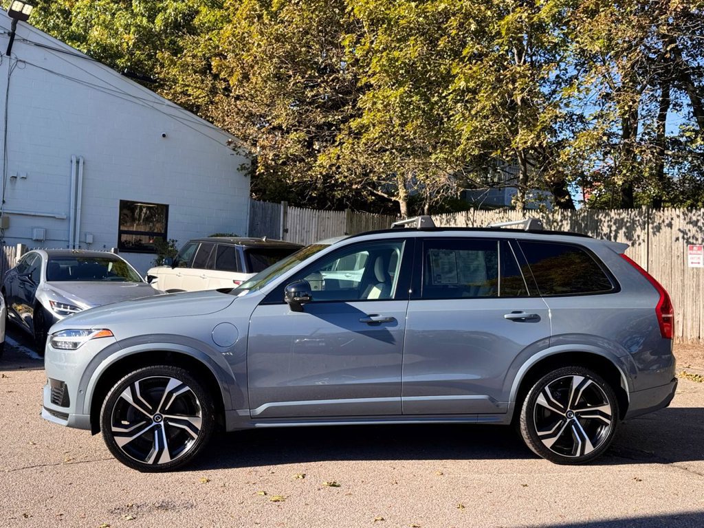 Used 2022 Volvo XC90 T8 R-Design w/ Advanced Package AWD/4WD image 3
