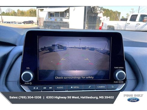 Used 2024 Nissan Rogue SV AWD/4WD image 15