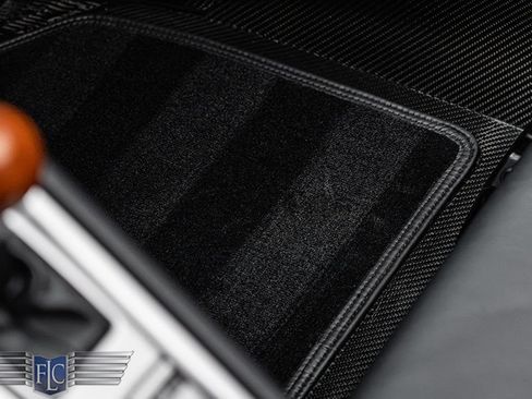 Used 2005 Porsche Carrera GT RWD image 20