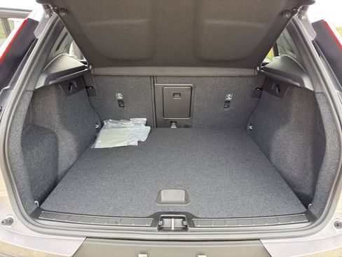 New 2026 Volvo XC40 B5 Core w/ Climate Package image 12