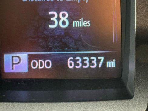 Used 2021 Toyota Tacoma TRD Off-Road w/ Technology Package image 19