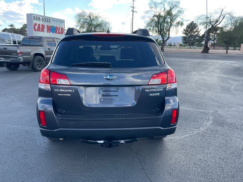 Used 2013 Subaru Outback 2.5i Limited w/ Moonroof Pkg AWD/4WD image 4