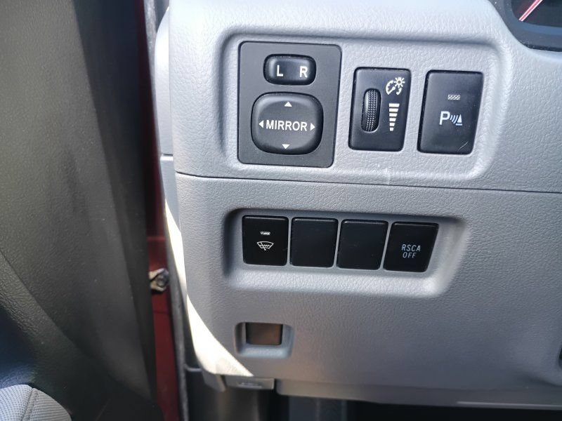 Used 2013 Toyota 4Runner SR5 AWD/4WD image 18