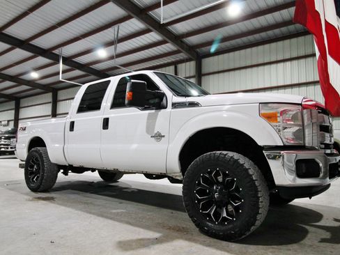 Used 2014 Ford F250 XLT w/ XLT Value Package image 16