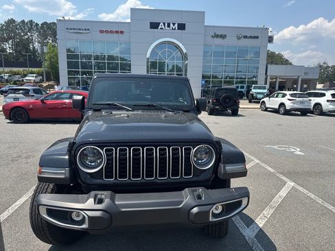 Used 2025 Jeep Wrangler Unlimited Sahara AWD/4WD image 2