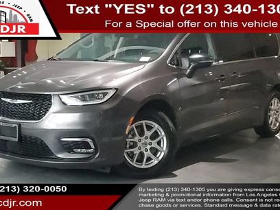 Used 2023 Chrysler Pacifica Touring-L