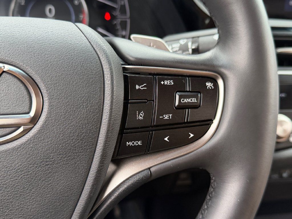Certified 2024 Lexus ES 350 w/ Premium Package FWD image 18