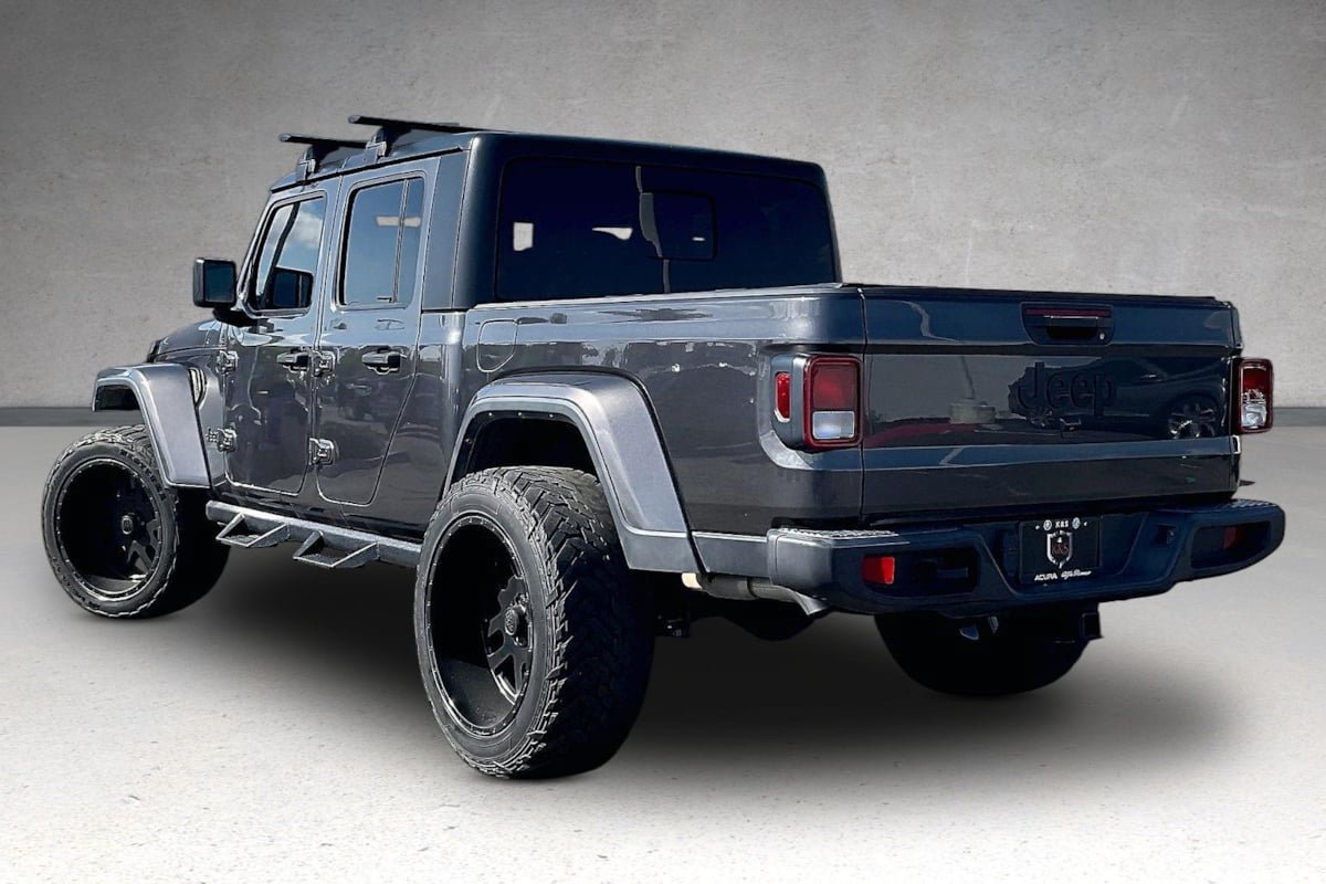 Used 2023 Jeep Gladiator Sport AWD/4WD image 3