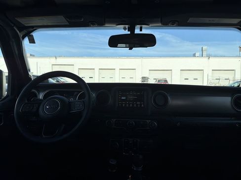 Used 2023 Jeep Wrangler Unlimited w/ Cold Weather Group image 19