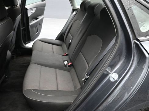 Used 2023 Kia Forte LXS image 12