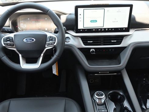 Certified 2025 Ford Explorer Active w/ Active Comfort Package image 34