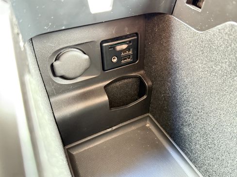 Used 2013 Cadillac XTS Premium image 53