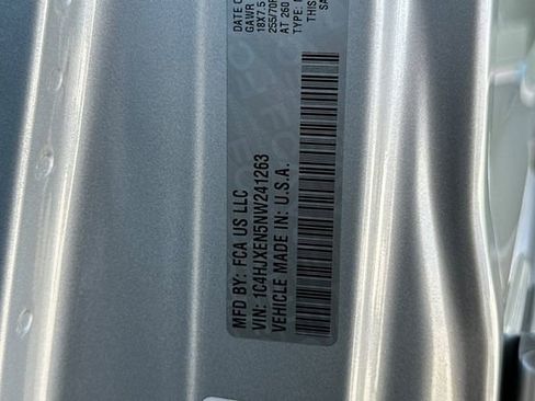 Used 2022 Jeep Wrangler Unlimited Sahara AWD/4WD image 29