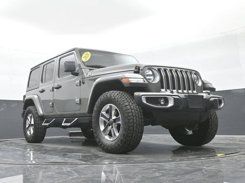 Used 2020 Jeep Wrangler Unlimited Sahara w/ Cold Weather Group AWD/4WD image 40