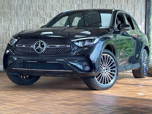 Used 2025 Mercedes-Benz GLC 350e 4MATIC w/ AMG Line image 2