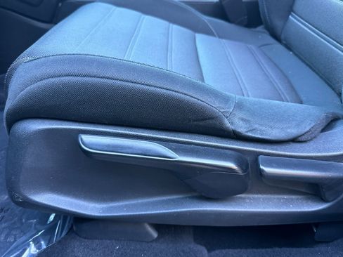 Used 2018 Honda CR-V LX image 14